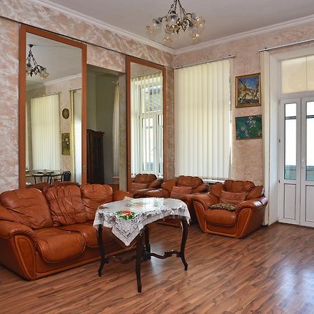 Apartamenty Po Ulice Borisoglebskaya 9 Киев Экстерьер фото